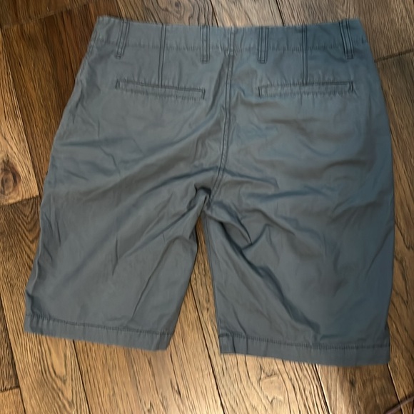 Gap flat front classic shorts size 32 light blue - Picture 2 of 6